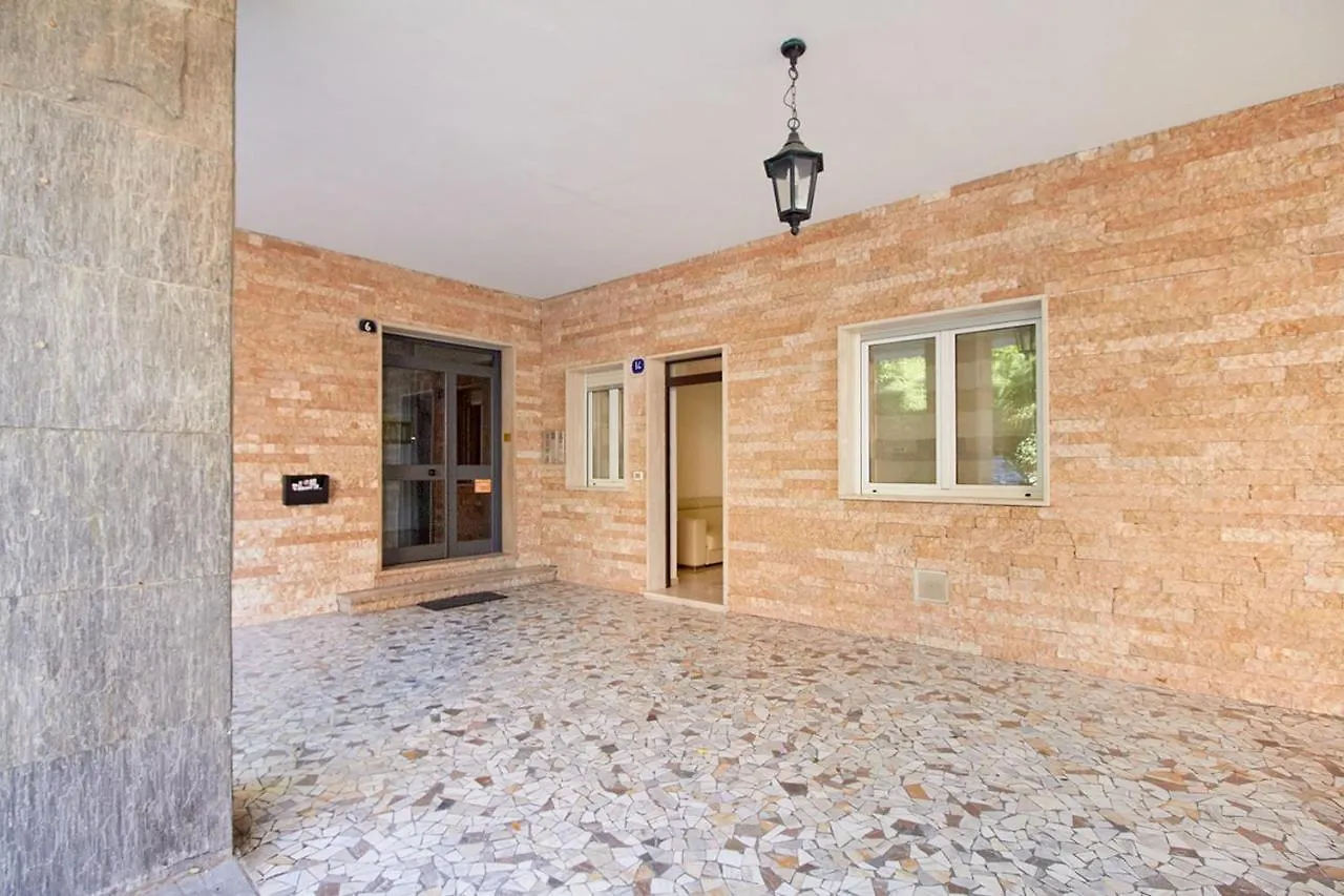 Spotorno Beach Apartment