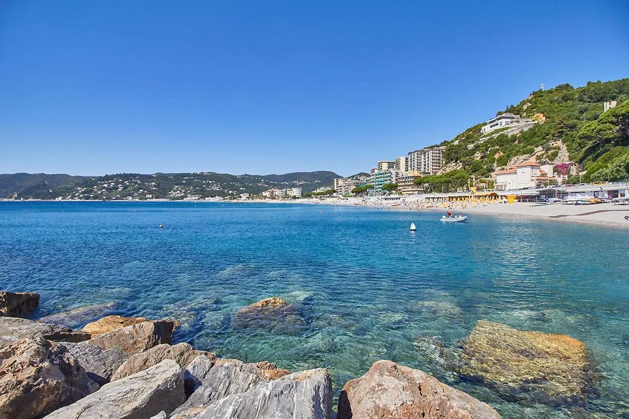 Apartment Spotorno Beach