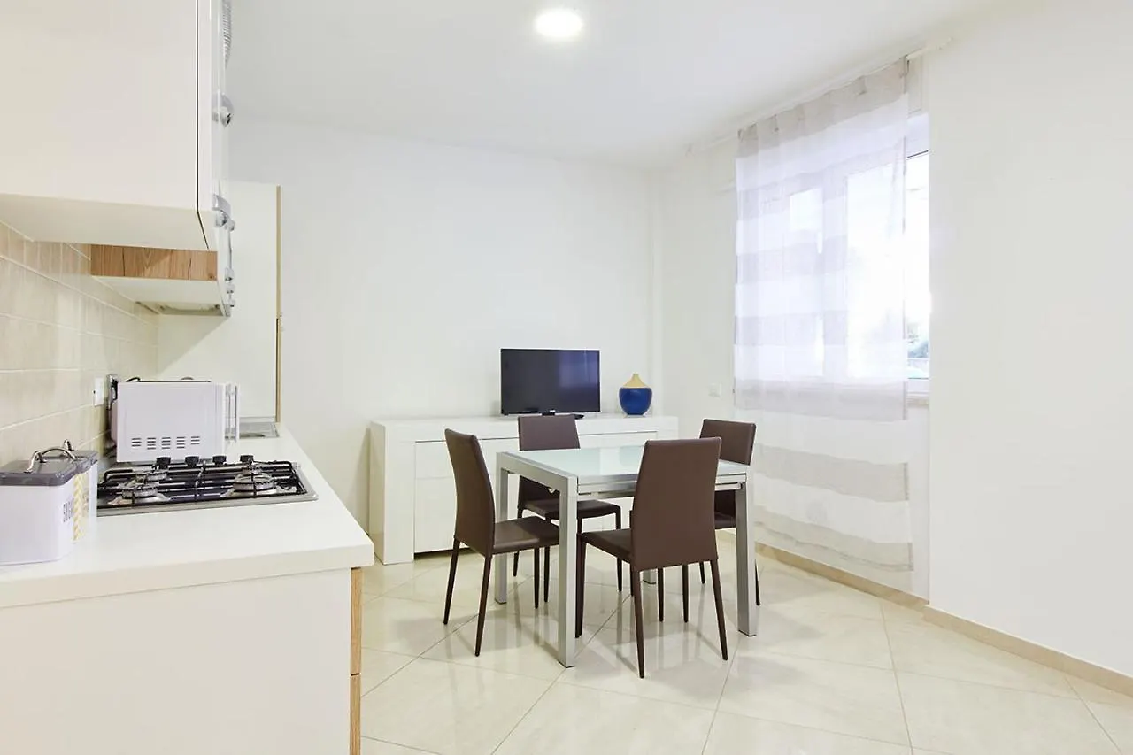 Rivierarent Spotorno Beach Apartment